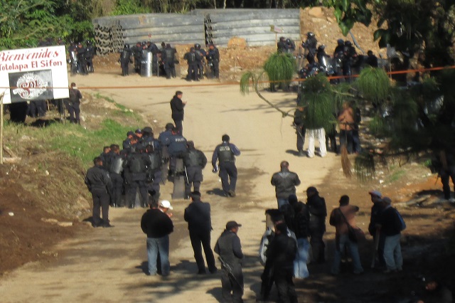 Policías recuperan predio para planta de tratamiento en Huauchinango