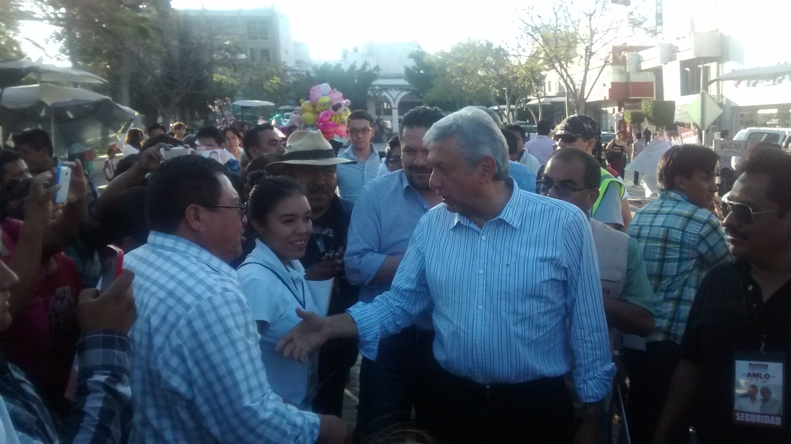 PRD perdió rumbo al aliarse con Peña Nieto, afirma AMLO