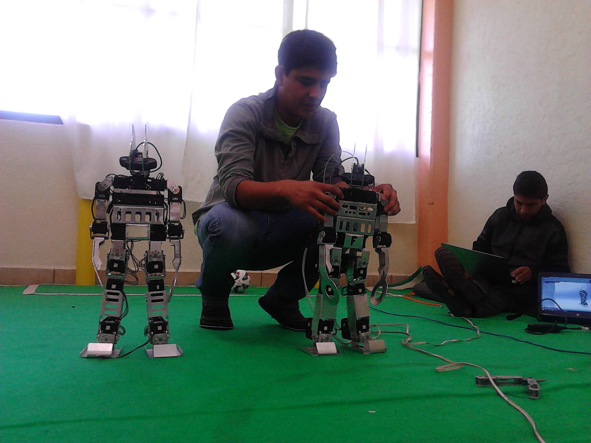 Universitarios de Texmelucan participarán en RoboCup 2015