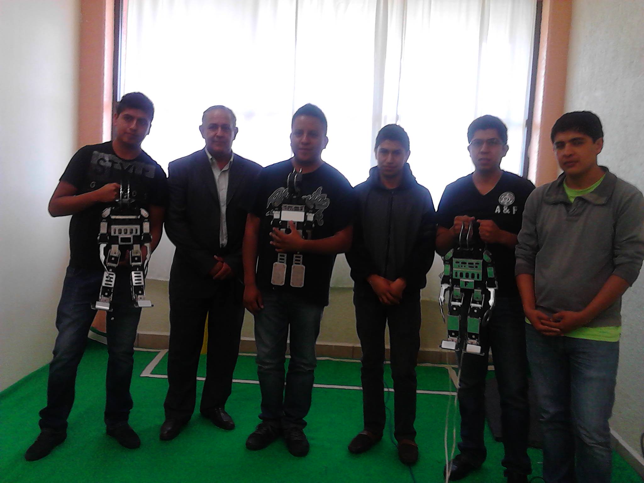 Universitarios de Texmelucan participarán en RoboCup 2015