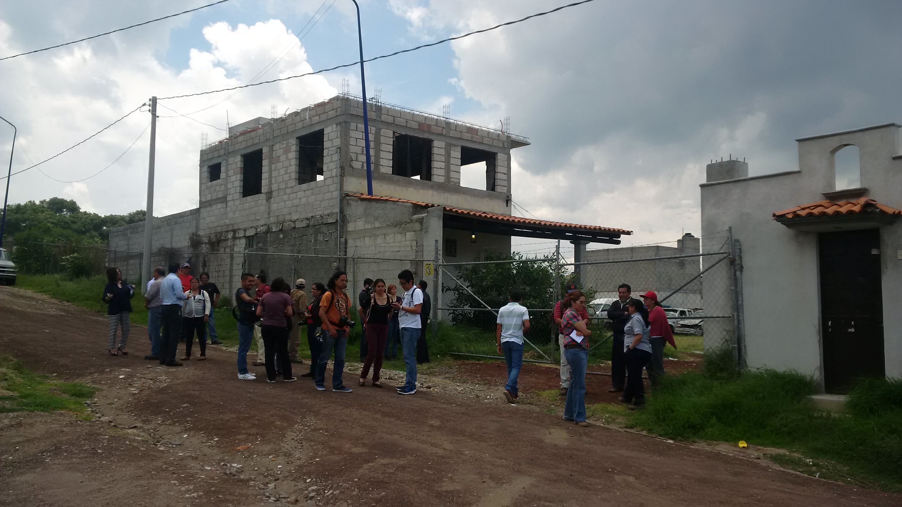 Con cientos de autos menos, Estado devuelve terreno en Cholula