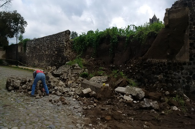 Lluvia en Calpan deja afectaciones en cultivos y daños en ex convento
