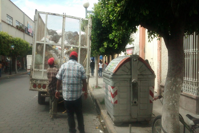 Tehuacán se queda sin recolección de basura por adeudo de la comuna