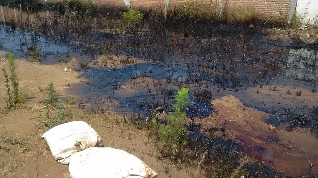 Pemex no limpia laguna de combustible entre Cuautlancingo y Coronango
