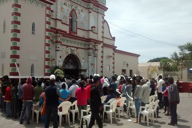 Despiden en Tehuacán a párroco de Jesús Nazareno, muerto en accidente