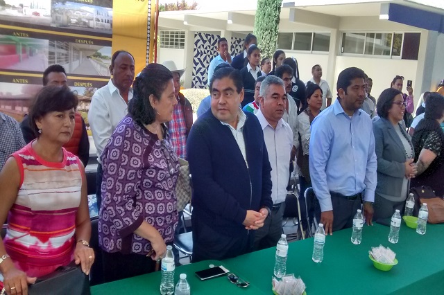 Estado entregó obra inconclusa en Tehuacán, denuncia el senador Miguel Barbosa