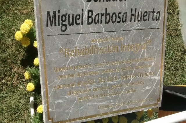 Estado entregó obra inconclusa en Tehuacán, denuncia el senador Miguel Barbosa