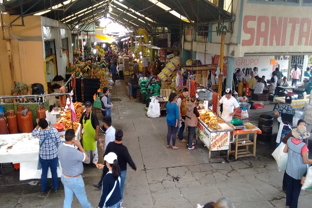 Comerciantes de perecederos exigen vender los martes en Texmelucan