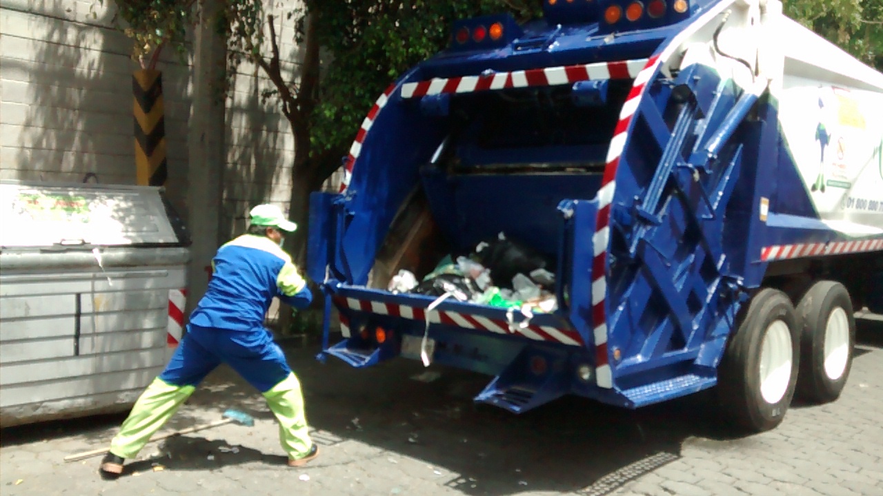 Tehuacán tiene mil toneladas de basura en sus calles por conflicto con Olimpia