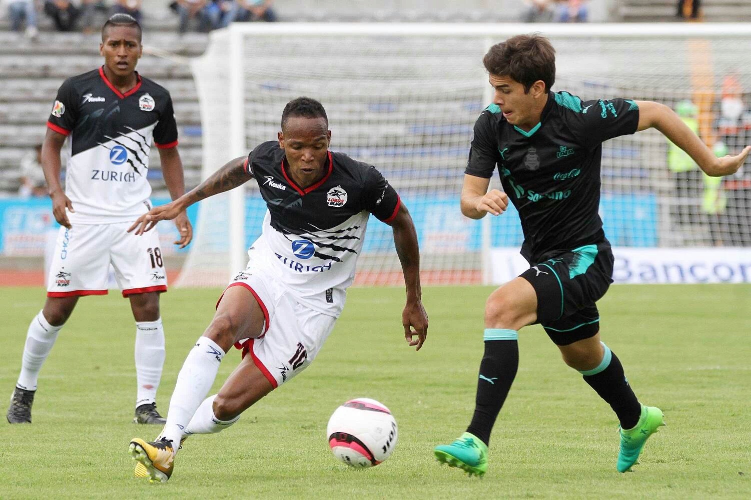 Empata Lobos en su primer partido en la liga