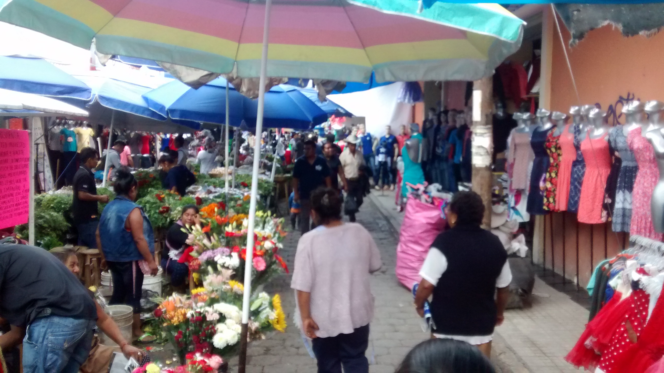 Con amparo buscan impedir reubicación en mercado de Tehuacán