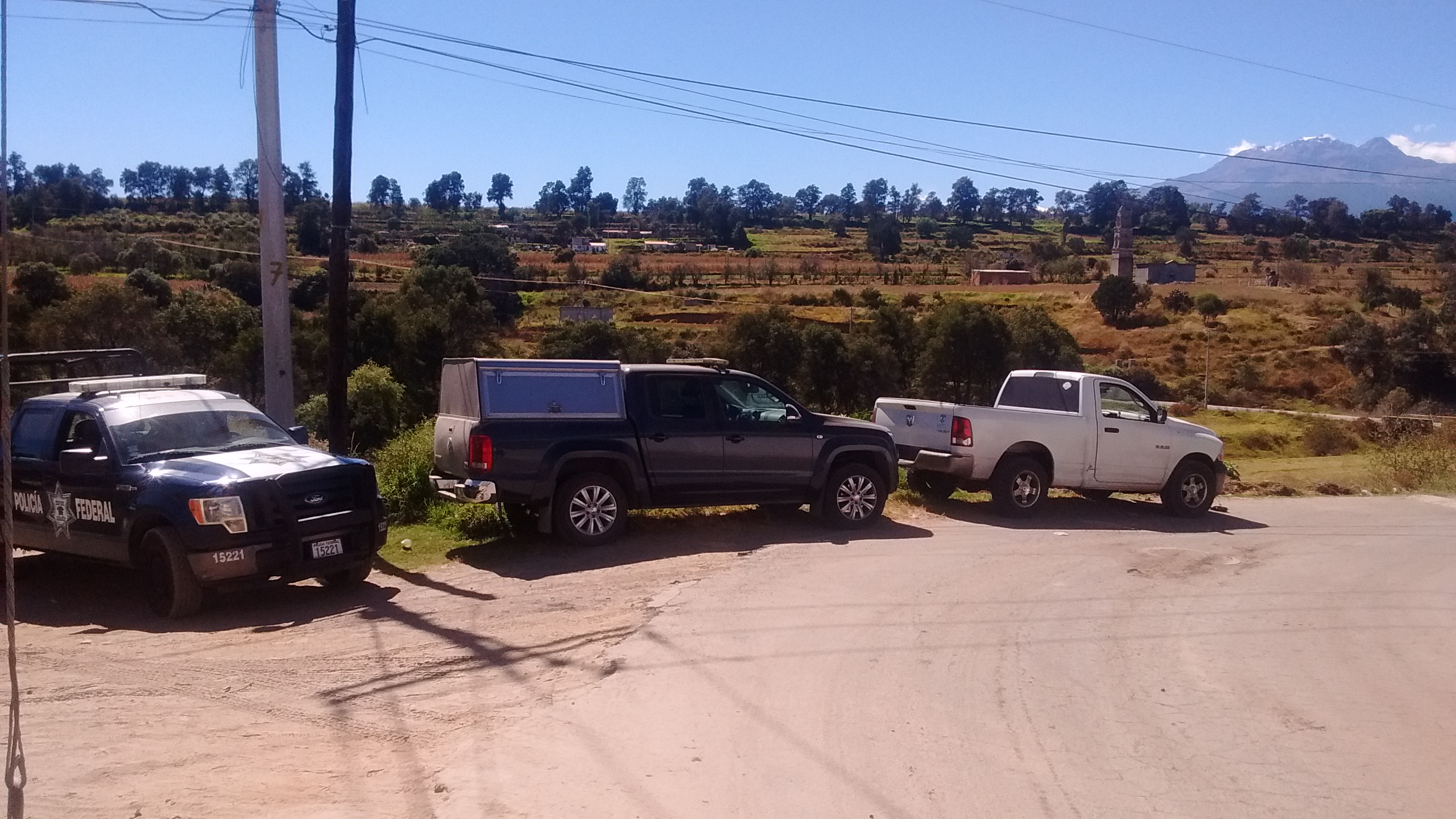 Militares aseguran 8 bodegas huachicoleras en Tlalancaleca