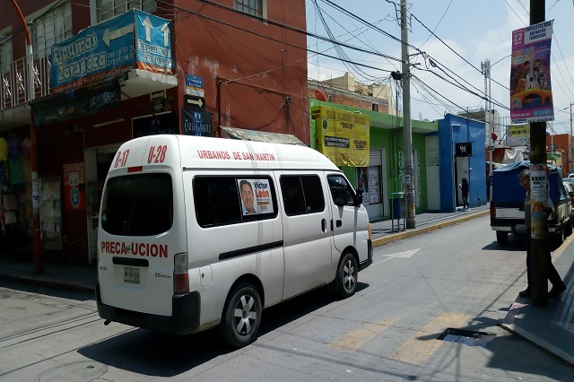 Obligan a choferes a publicitar en sus unidades a “Por Puebla al Frente”