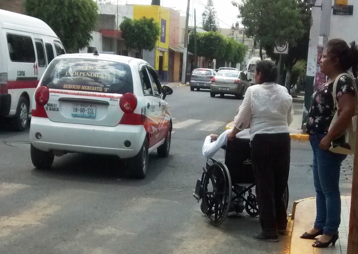 Niegan transporte a personas con discapacidad en Tehuacán