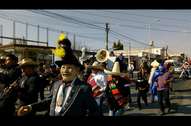 Con mascaritas inician actividades de carnaval de Huejotzingo