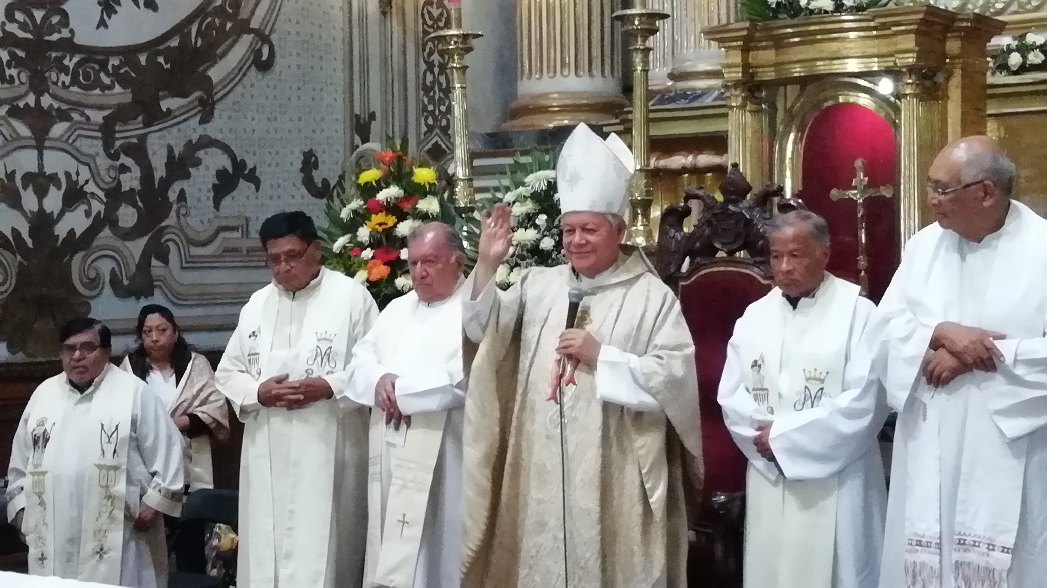 Celebra Sánchez Espinoza a sacerdotes con 46 años de servicio