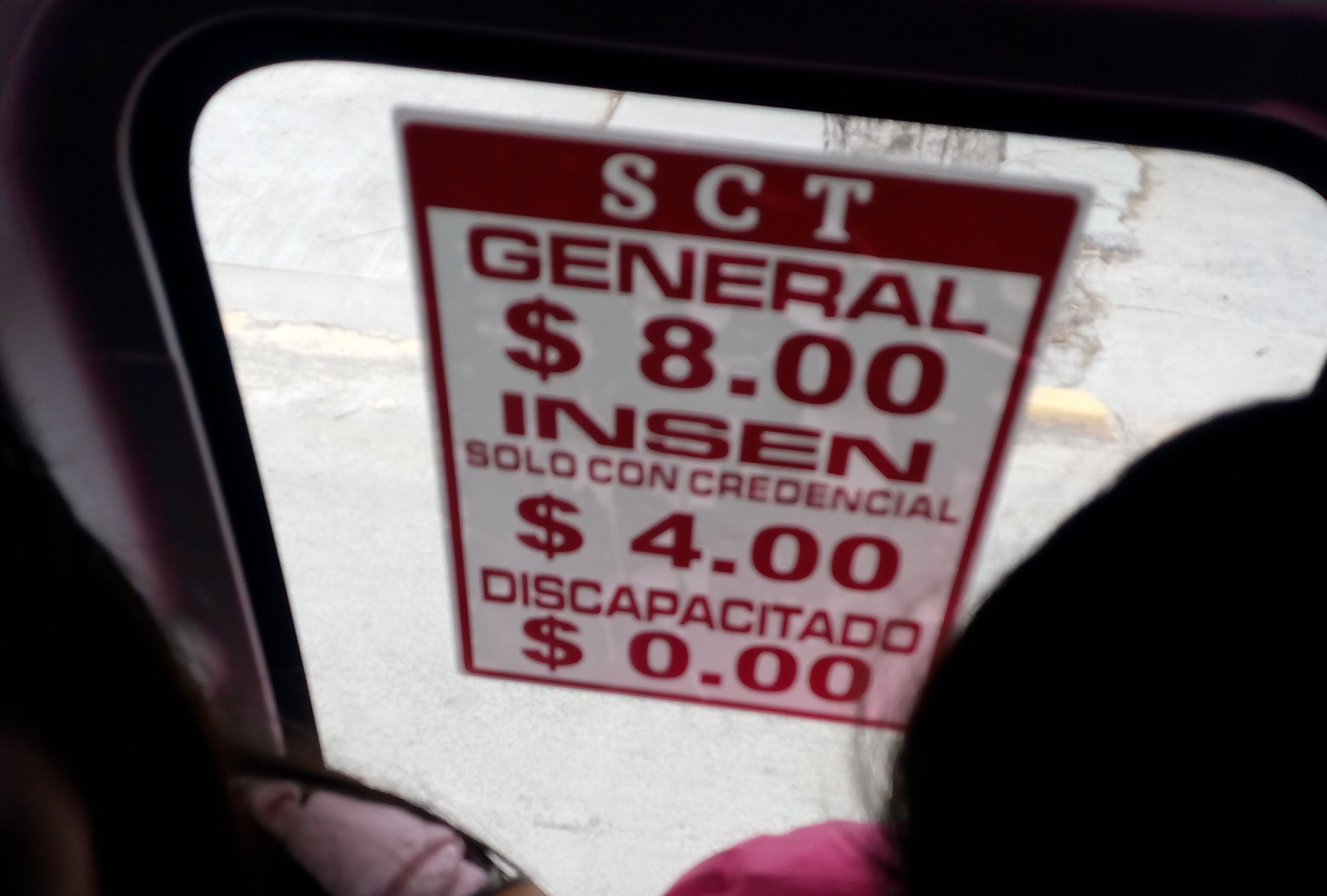 Transportistas de Tehuacán se manifiestan contra tarifa a estudiantes