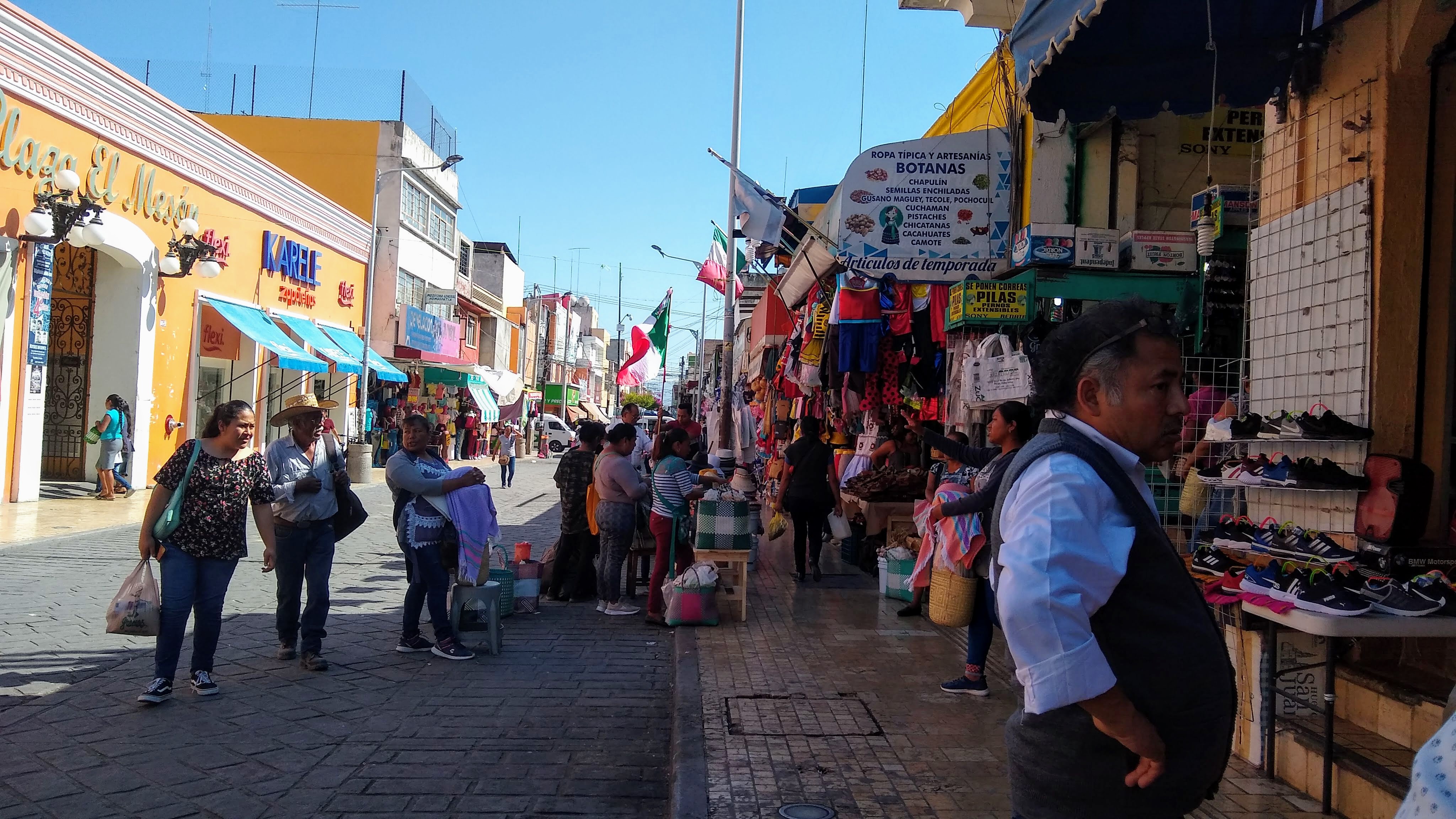 Caen hasta 80 por ciento ventas de ambulantes por Covid-19