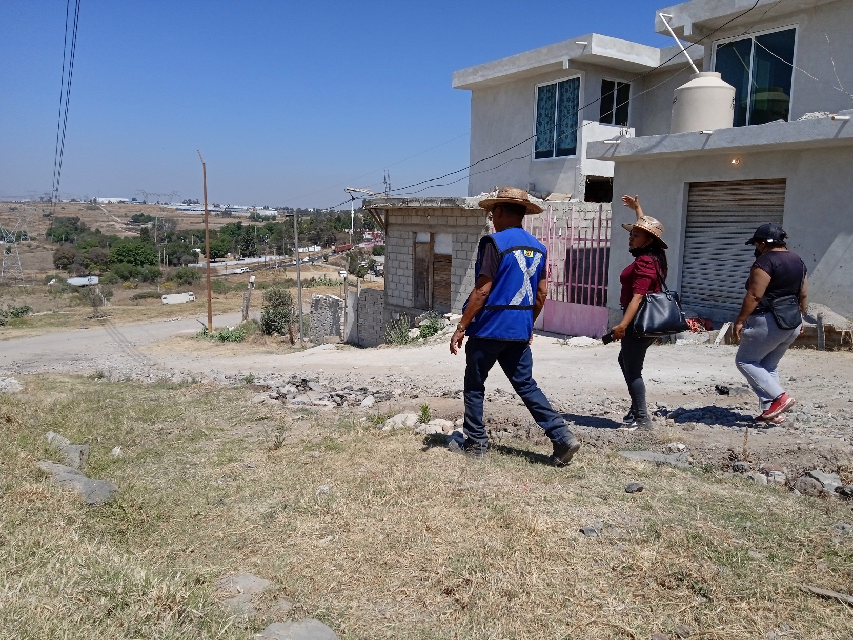 Denuncian falta de servicios básicos en colonia Tlanesse de Puebla
