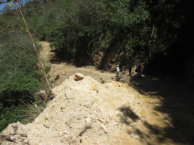 Sin permiso abren camino en Ahuacatlán; sospechan que es para hidroeléctrica