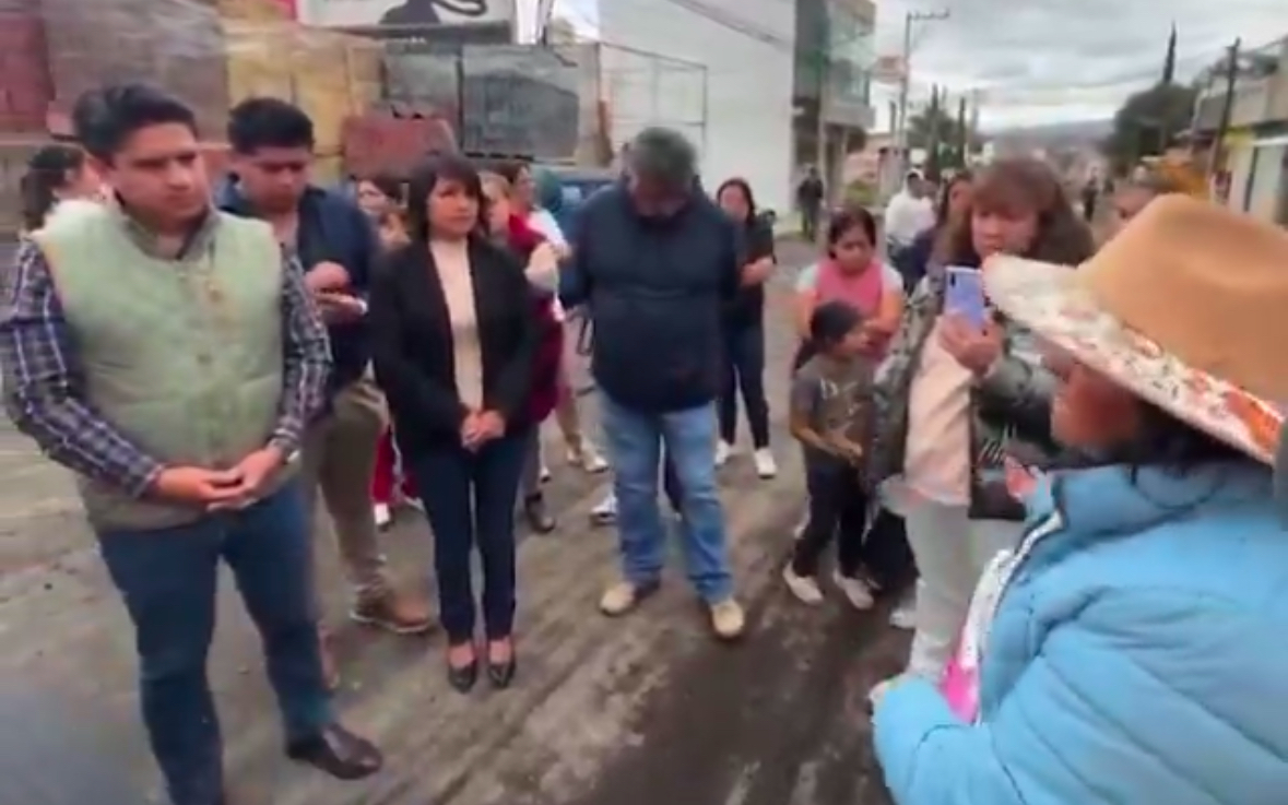 Protestan habitantes de San Lorenzo Amecatla por cambio de drenaje y agua 