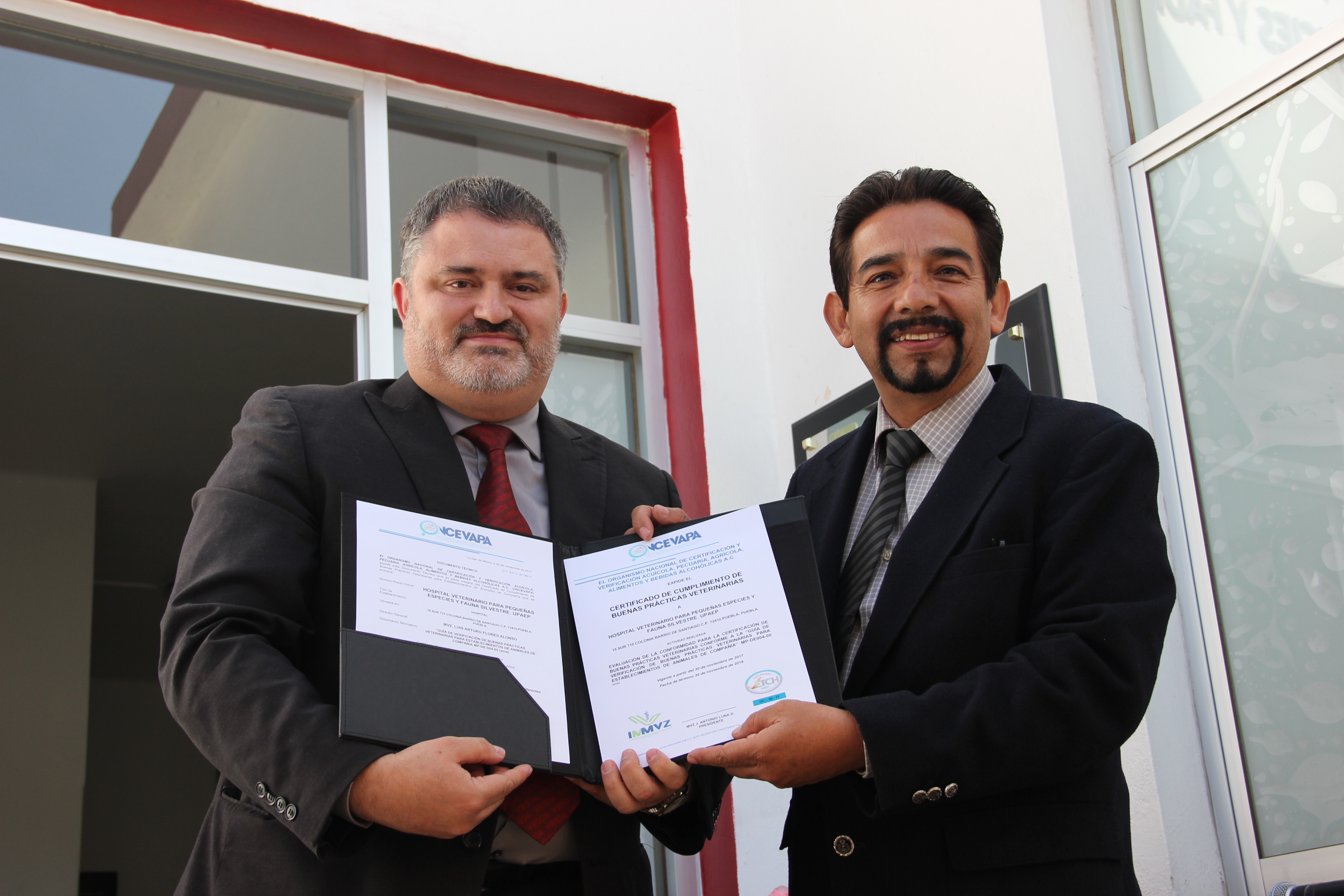 Recibe certificación del ONCEVAPA el Hospital Veterinario UPAEP