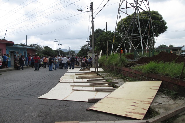 Obligan a CFE a retirar tablones que protegían subestación en Huauchinango