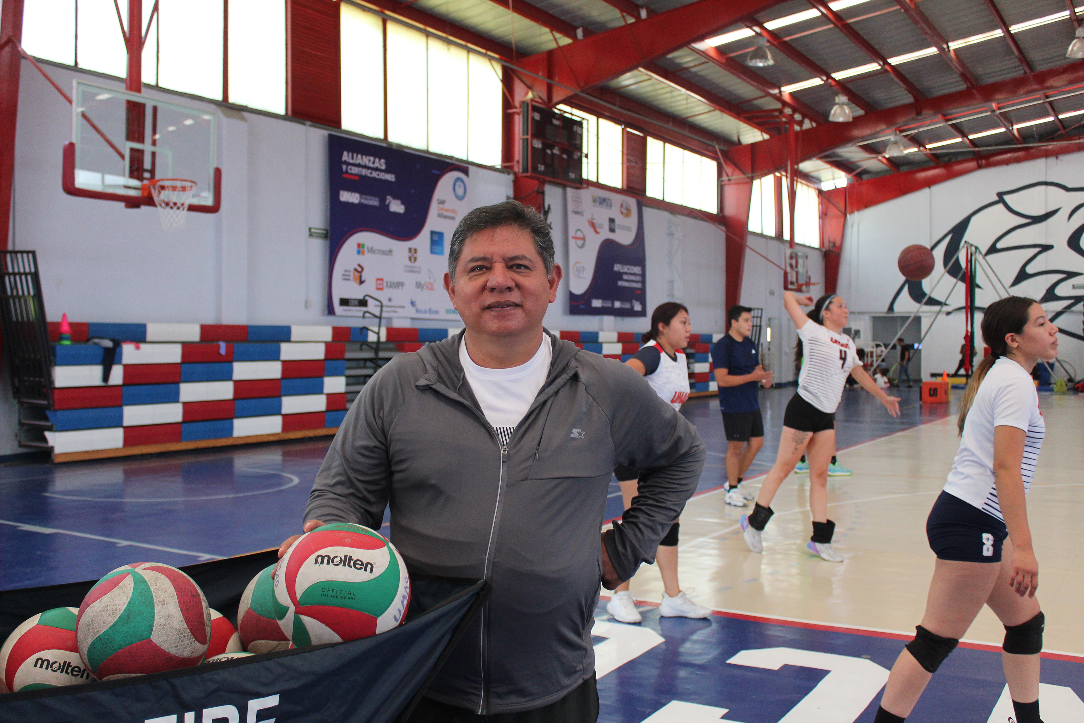 Con paso firme avanzan los equipos de voleibol de la Universidad Madero