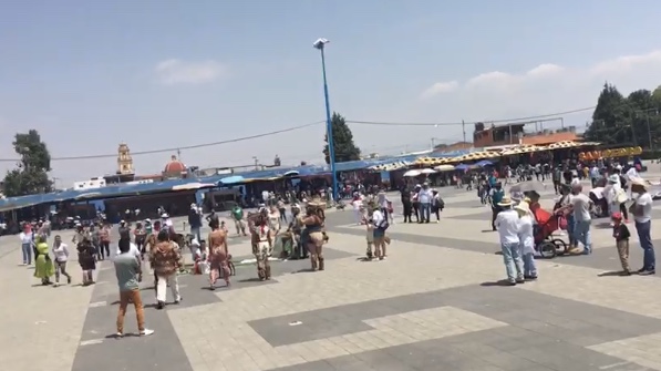 VIDEO Acuden cientos de poblanos a recargarse de energía en Cholula
