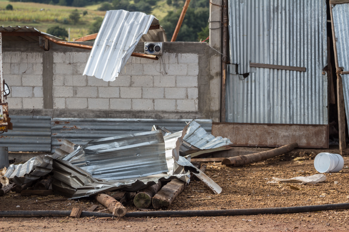 Tornado afectó 10 casas en comunidad de Chignahuapan