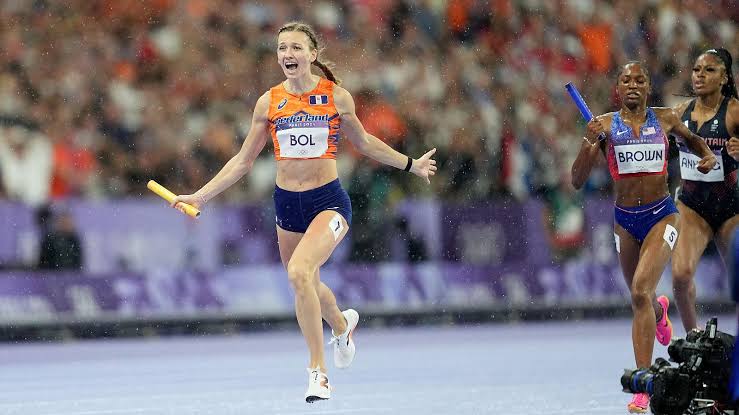 VIDEO Holanda se lleva el Oro en los 4x400m mixtos, tras espectacular rebase