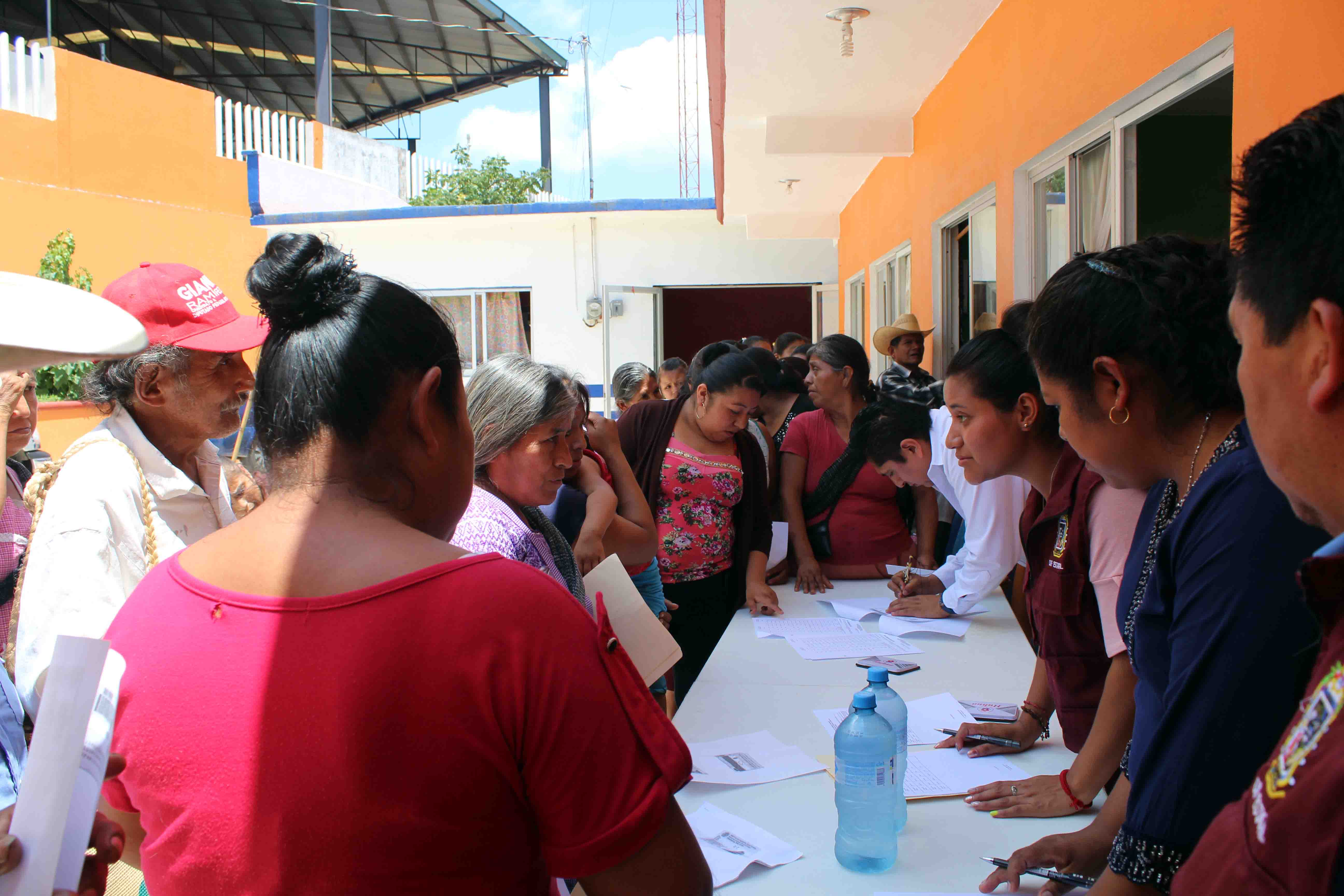 Invita DIF de Huitzilan a ingresar a programas de despensa