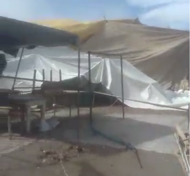 VIDEO Fuertes vientos afectan a comerciantes en Huejotzingo