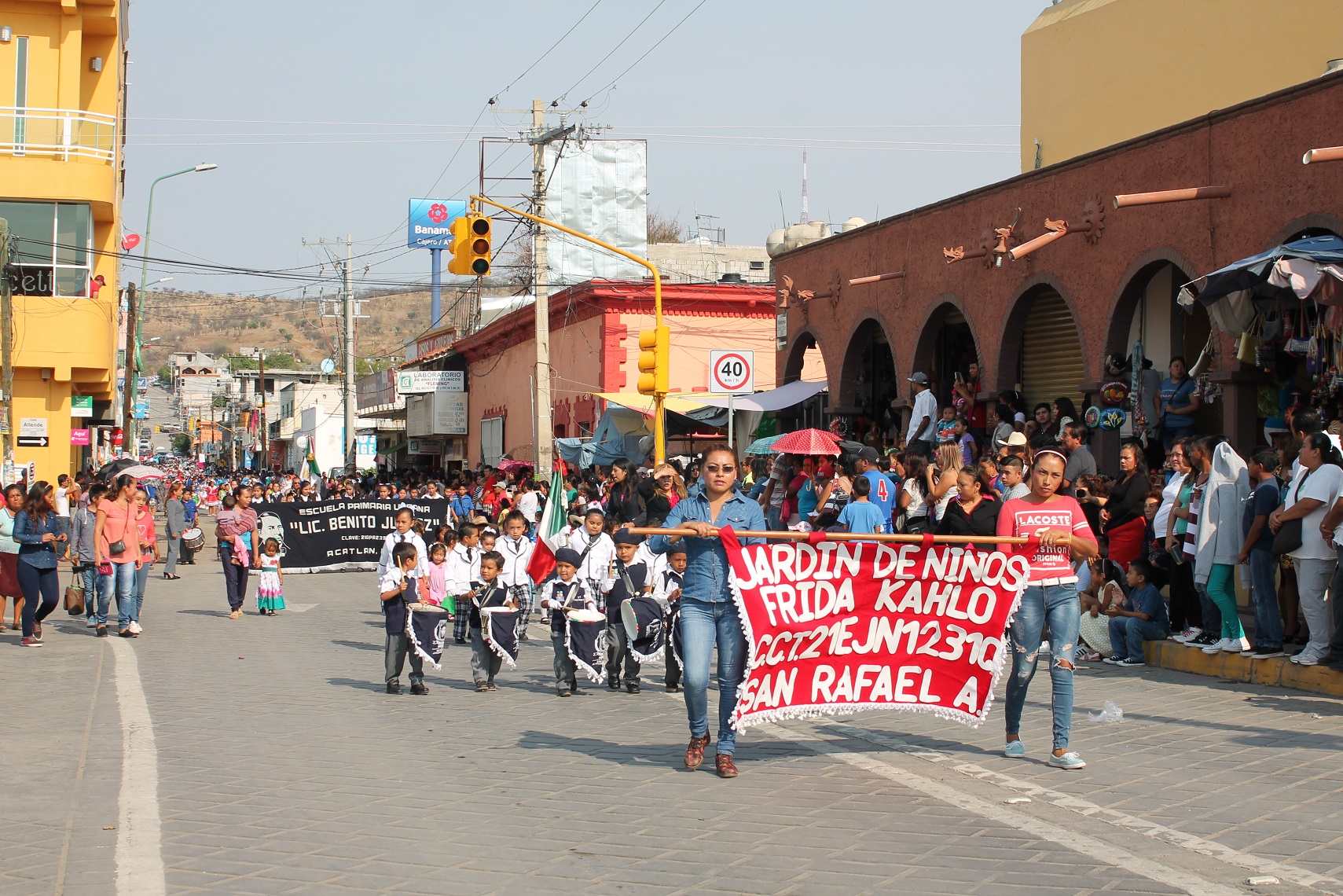 Acatlán conmemora la Batalla de Puebla con desfile 