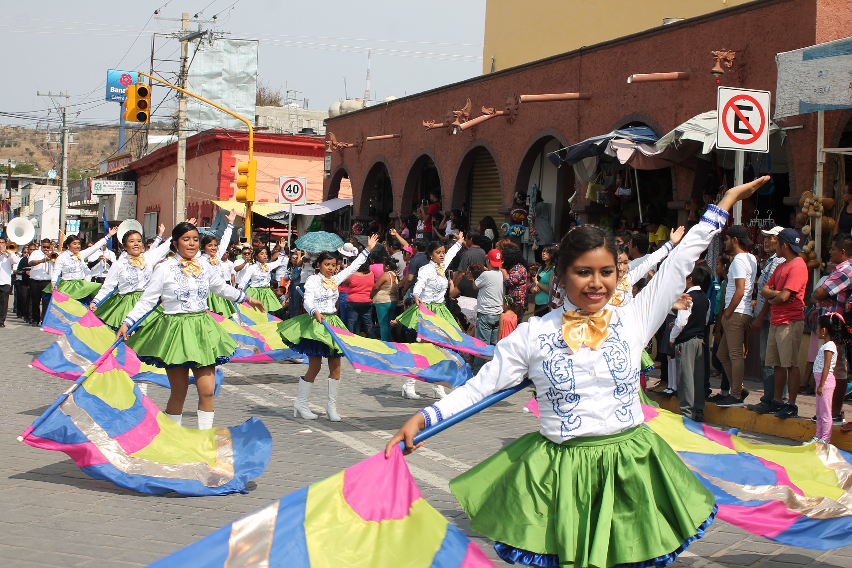 Acatlán conmemora la Batalla de Puebla con desfile 