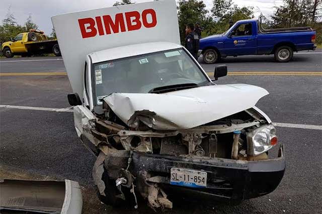 Impacto de 3 vehículos deja 7 heridos en Chignautla