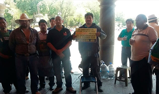 Se oponen 251 comerciantes a estacionamiento en mercado de Cholula