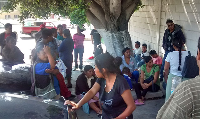 Protestan por imprudencia del transporte público en colonia de Tehuacán