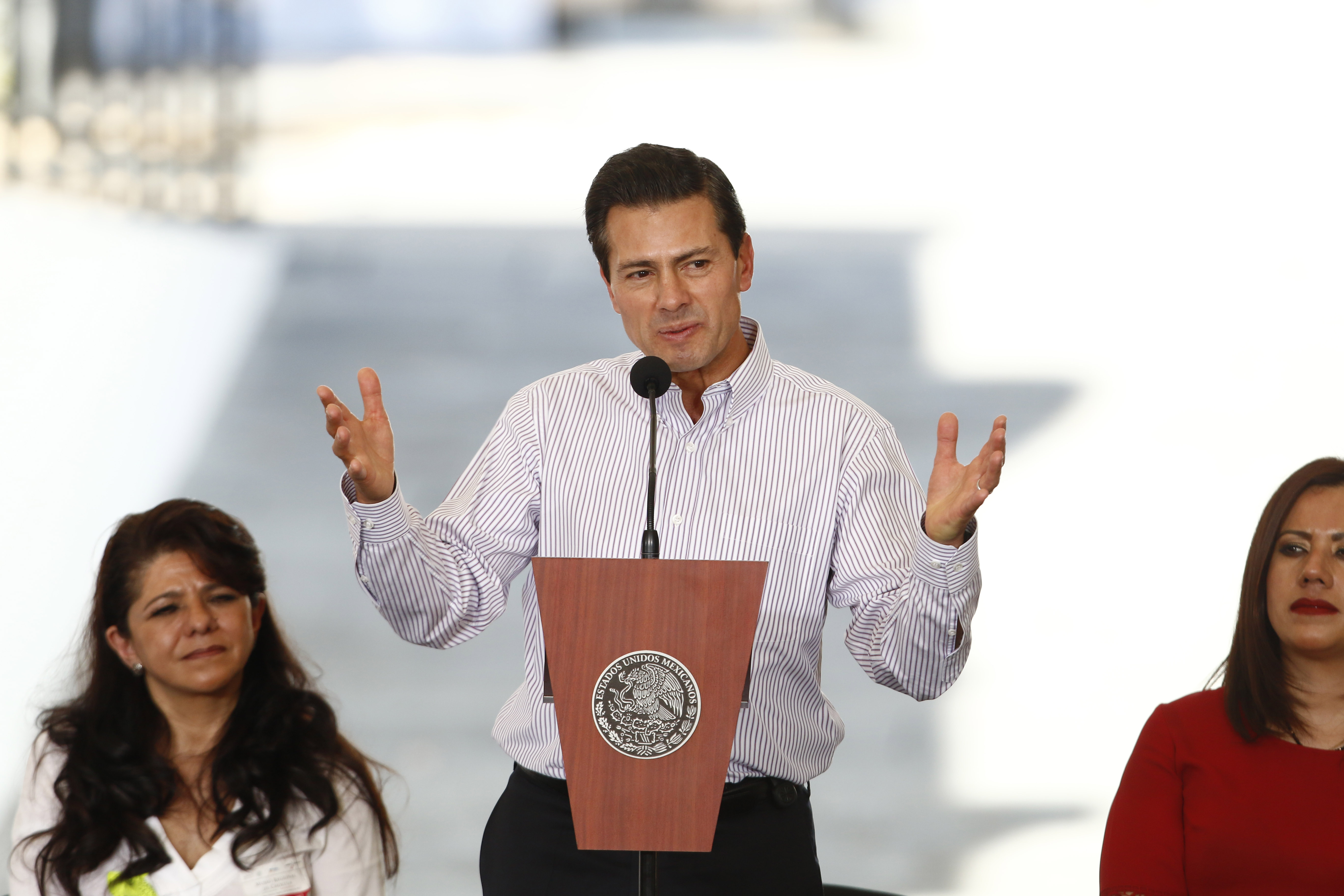 Peña Nieto dice en Puebla que poca gente le reclama por gasolinazo