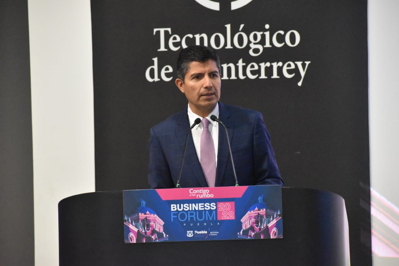 Eduardo Rivera inaugura el encuentro de negocios Business Forum Puebla