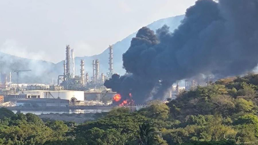 VIDEO Se registra incendio en Refinería de Salina Cruz, Oaxaca