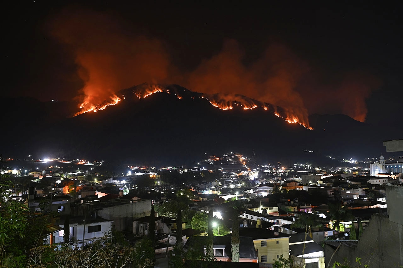 Preocupa a vecinos de Tetela de Ocampo avance del incendio forestal