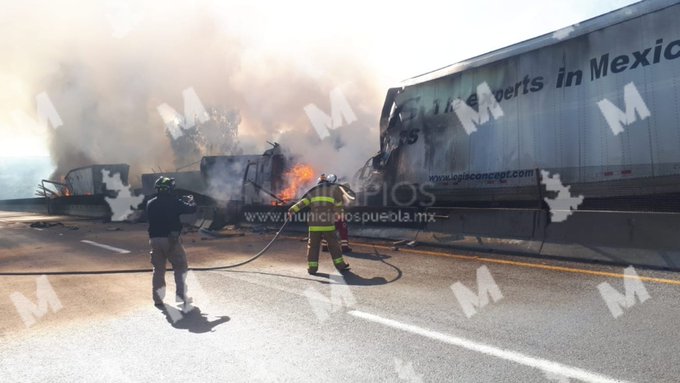 Por incendio de tráileres cierran Arco Norte, tramo Españita-Texmelucan