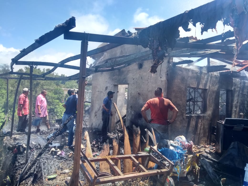 Le prendió fuego a la casa de su hermano en Huauchinango