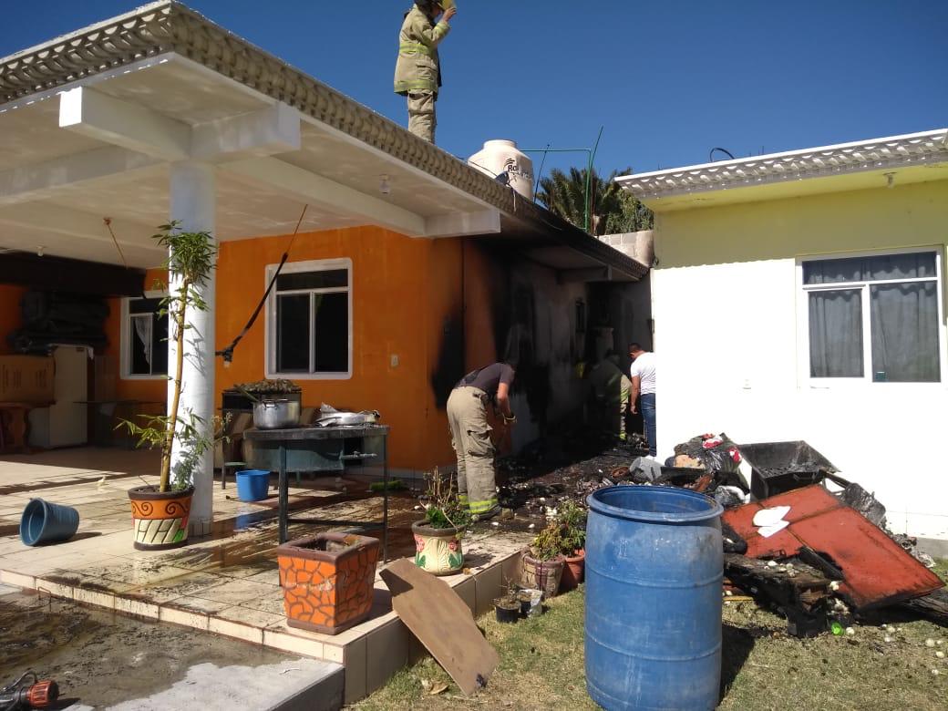 Incendio moviliza cuerpos de emergencia en Cuapiaxtla