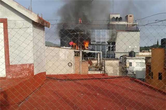 Siniestro consume parte de edificio sede de juzgado en Chiautla