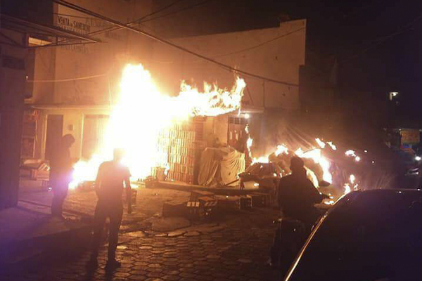 Incendio consume local en La Purísima, Tehuacán