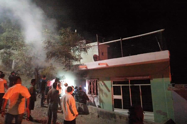 Se incendia vivienda en Acatlán de Osorio