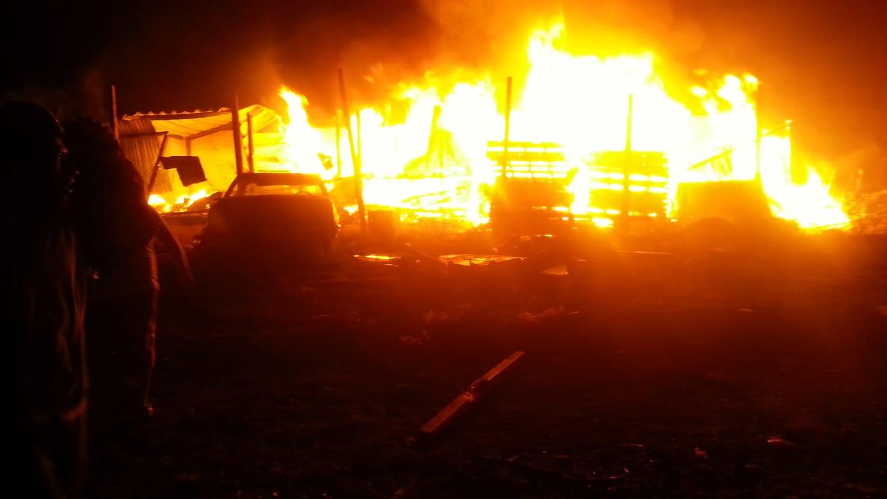 Incendio en maderería puso en alerta a habitantes de Amozoc