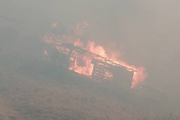 Reportan controlado al 90 % incendio en cerro de Tetela de Ocampo